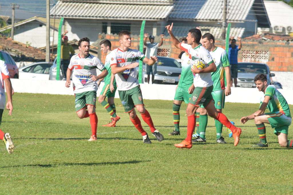 Rui Barbosa pressiona, mas fica no empate no 1º duelo da final da Larm