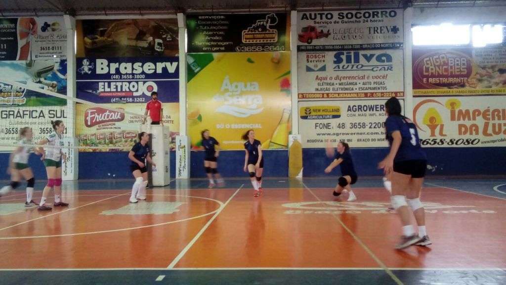 Equipe de voleibol vai representar Morro da Fumaça no Jasc