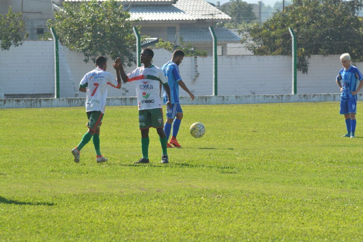 Sub-18 do Rui Barbosa vence amistoso