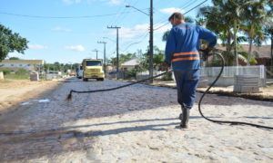 Governo Municipal inicia pavimentação asfáltica de trecho crítico da rua João de Rochi