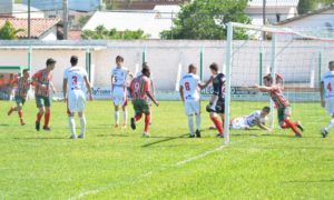 Júnior do Rui Barbosa joga bem, mas perde em casa