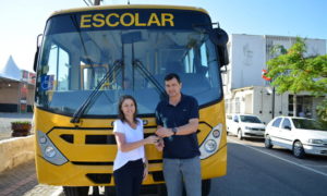 Morro da Fumaça recebe novo ônibus escolar