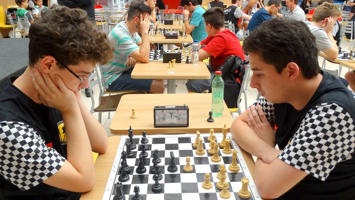 Campeonato de xadrez mundial: atletas da FME de Criciúma participam da 2ª  Fase do Expo Dubai