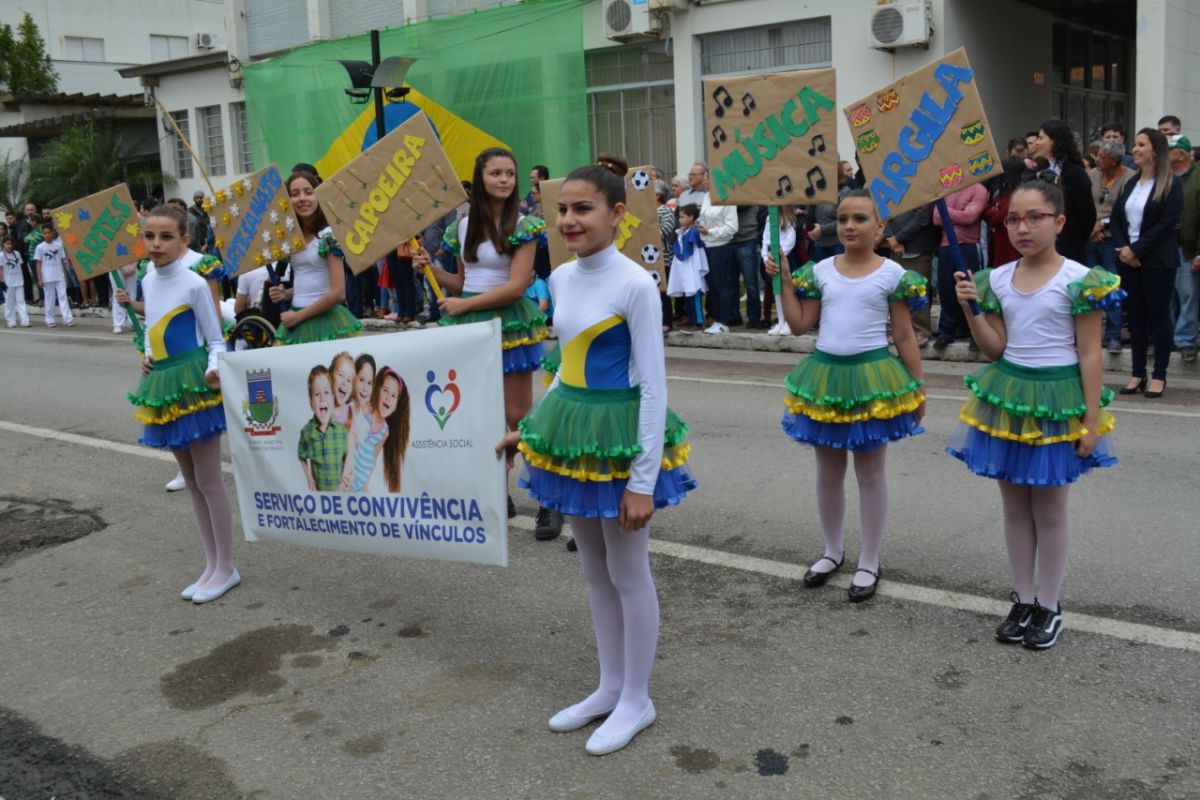 Amor à Pátria e conscientização no Desfile Cívico de Morro da Fumaça (FOTOS)