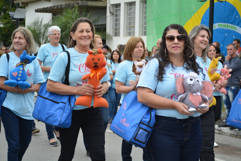 Crianças carentes receberão "bichinhos de pano" no Natal