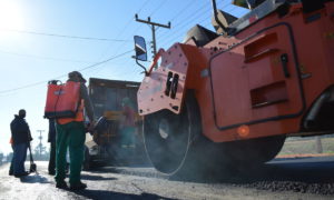 Rua Abel Maccari recebe asfalto