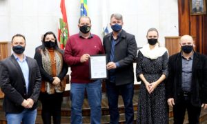 Câmara de Vereadores homenageia Rudy Recco e novos membros da Cermoful