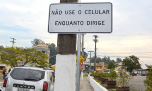 Trânsito de Morro da Fumaça ganha placas educativas