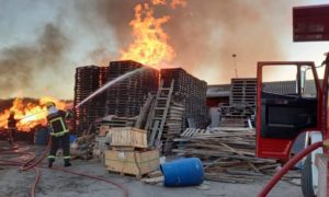 Incêndio de grandes proporções é registrado em Morro da Fumaça