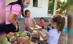 Horta, Culinária e Educação Financeira presentes na 2ª Feira Orgânica do Centro de Educação Infantil Sons do Verde