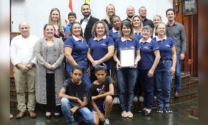 Escola Profissional Idalina Machado de Freitas recebe homenagem na Câmara de Morro da Fumaça