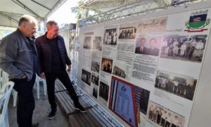 Historiador apresenta em painéis linha do tempo de Morro da Fumaça