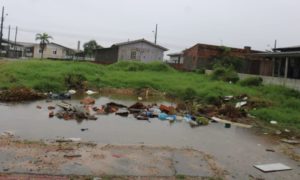 Temporal expõe triste realidade de lixo em via pública