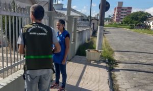 Vigilância Sanitária alerta moradores sobre perigo do caramujo africano