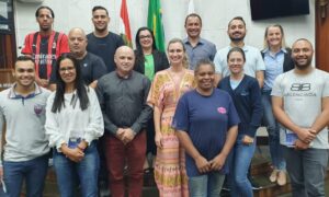 Alunos do EJA de Morro da Fumaça visitam sede do Legislativo e conversam com vereadores