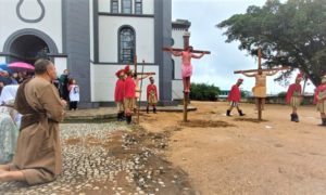 Procissão da Via Sacra marca Sexta-Feira da Paixão em Morro da Fumaça