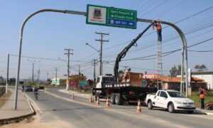 Demutran instala placas de logradouro no Loteamento Santa Clara