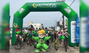 Passeio ciclístico marca início da programação de aniversário da Cermoful