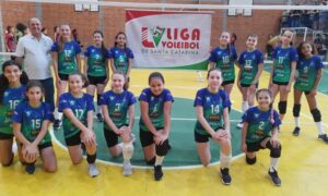 Vôlei feminino Sub-13 de Morro da Fumaça conquista bronze