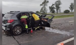 Acidente deixa duas pessoas feridas na BR-101