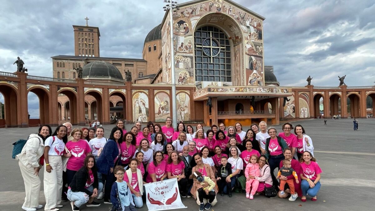 Amigas do Rosário participam de romaria em Aparecida