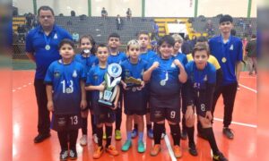 Futsal de Morro da Fumaça brilha em quadra e fica com as taças do Festival de Escolinhas de Cocal do Sul