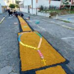 Voluntários confeccionam tapetes para o Corpus Christi em Morro da Fumaça (Fotos)