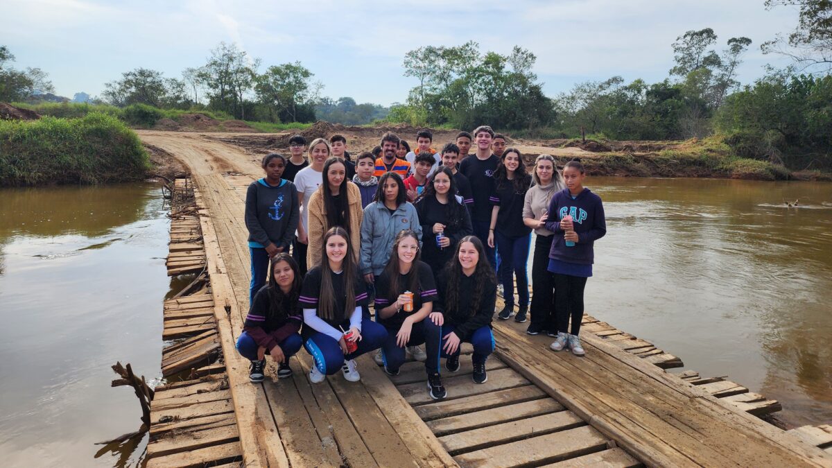 No Dia Mundial do Meio Ambiente, alunos do Projeto Defesa Civil na Escola participam de saída de campo