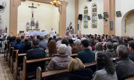 Missa marca início da festa em honra a Nossa Senhora do Carmo