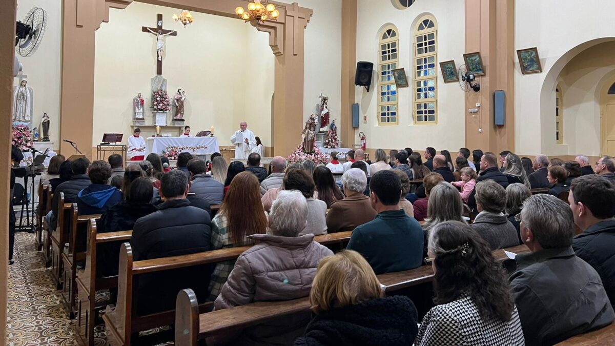 Missa marca início da festa em honra a Nossa Senhora do Carmo