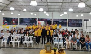 Casais participam de “Encontro de Namorados”