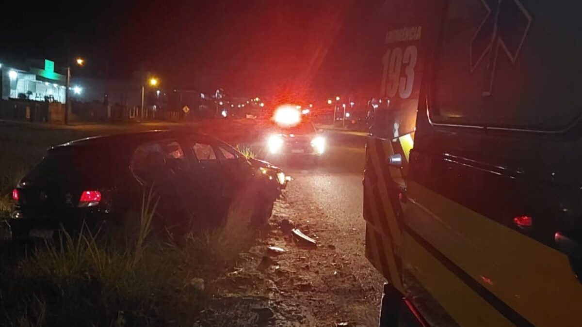 Bombeiros de Morro da Fumaça atendem motorista que capotou veículo