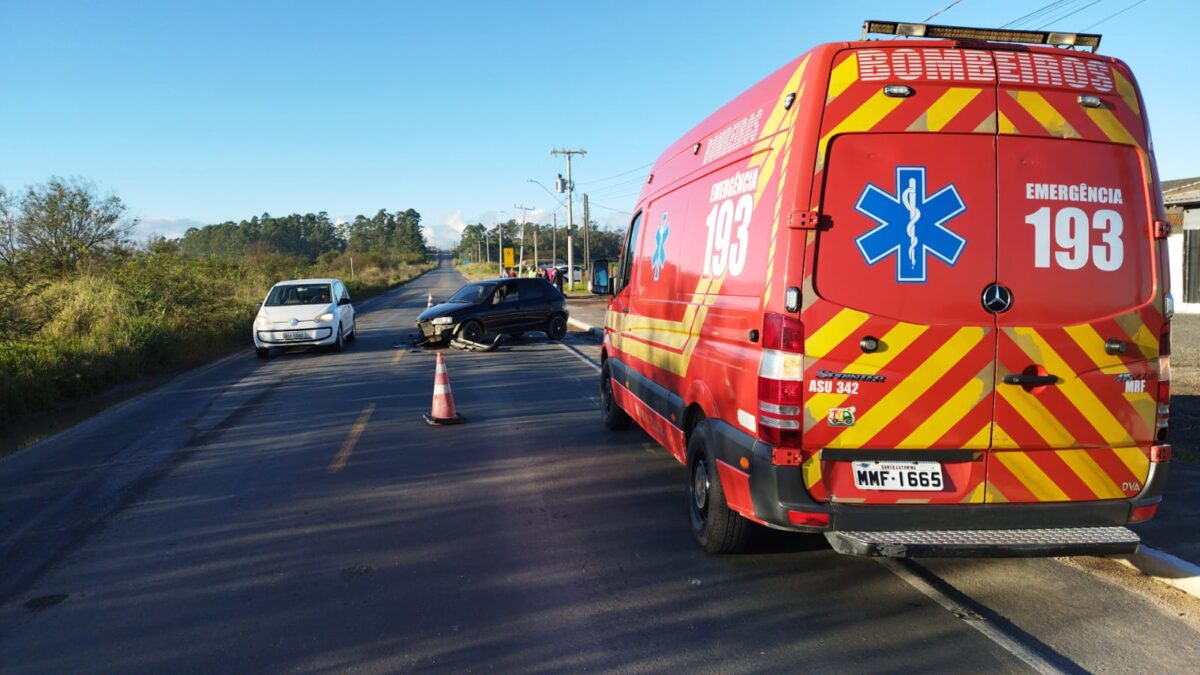 Homem fica ferido após colisão na Rodovia Olívio Cechinel