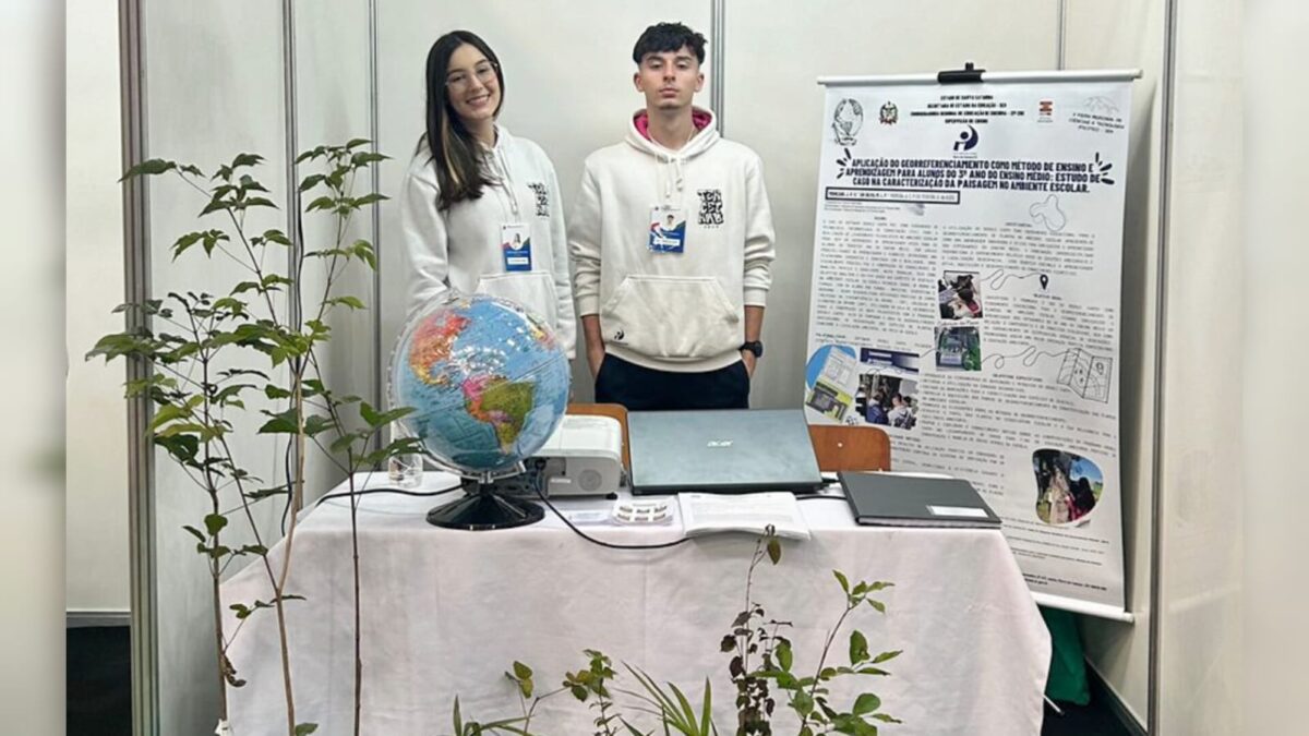 Alunos da Escola Princesa Isabel vencem Feira Regional de Ciência e Tecnologia