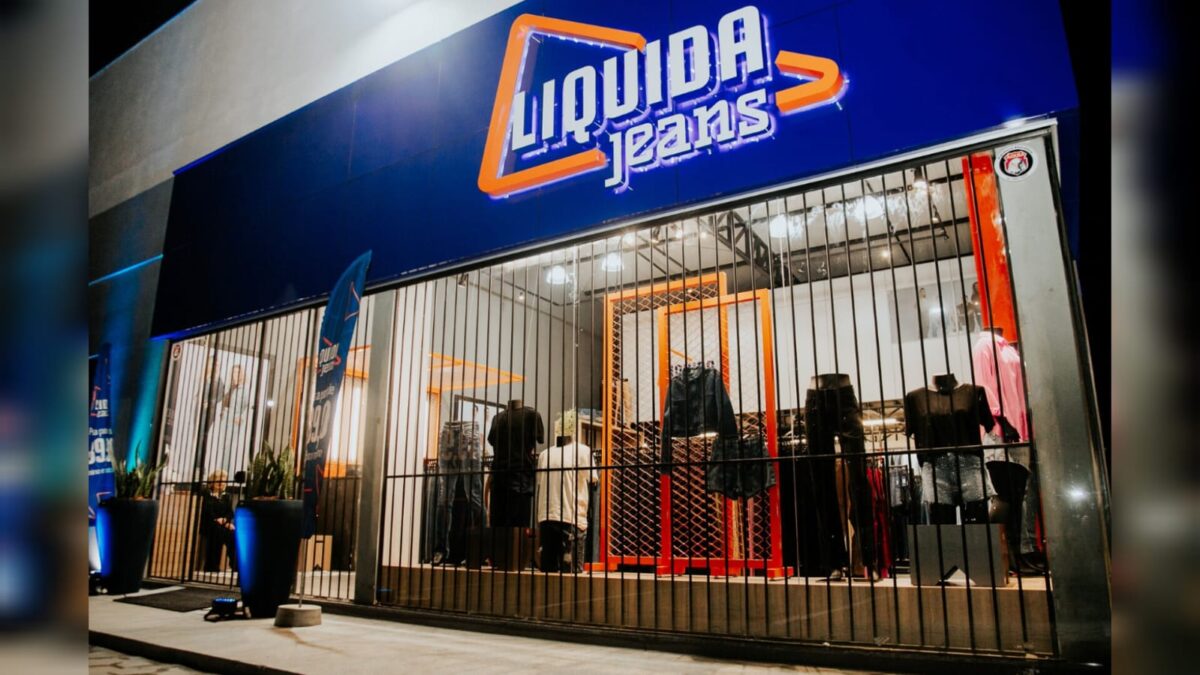 Loja Liquida Jeans completa um ano de atendimento em Morro da Fumaça