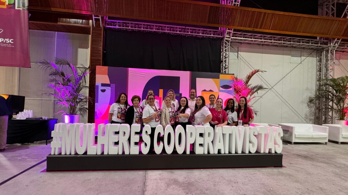 Integrantes do programa Mulheres Cooperativistas participam de encontro estadual