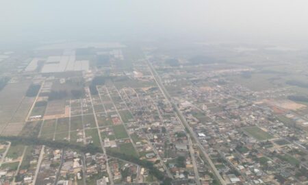 Governo de SC emite alerta para riscos à saúde devido à baixa umidade e poluição atmosférica