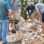 Moradores realizam melhorias na jardinagem do Cemitério de Linha Torrens