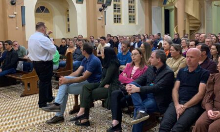 Movimento de Irmãos reúne 60 casais para encontro em Linha Torrens