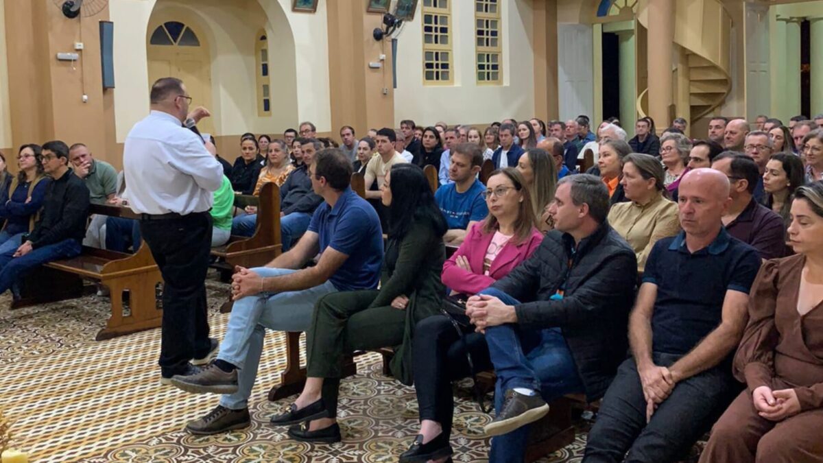 Movimento de Irmãos reúne 60 casais para encontro em Linha Torrens