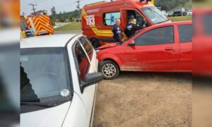 Bombeiros de Morro da Fumaça atendem motorista ferido em acidente na Genésio Mazon