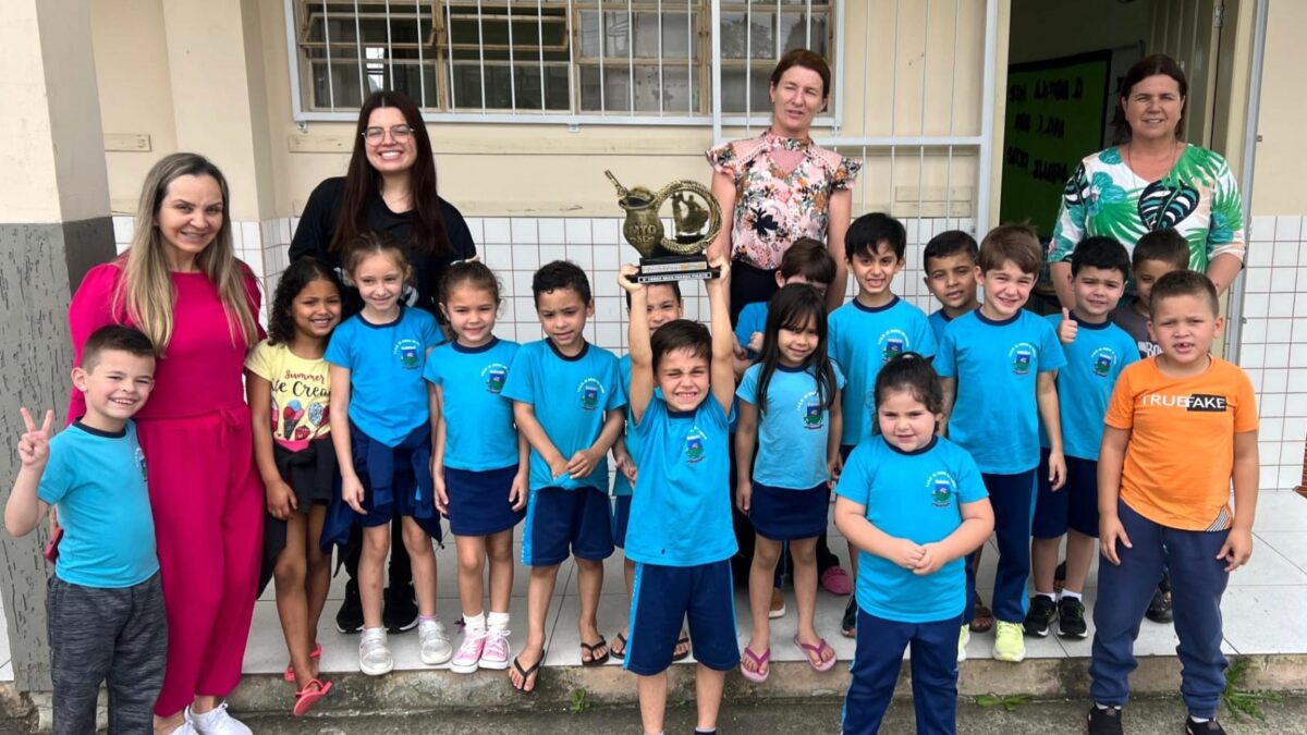 Otávio Abel brilha no Rodeio dos Campeões e recebe homenagem dos amigos na escola