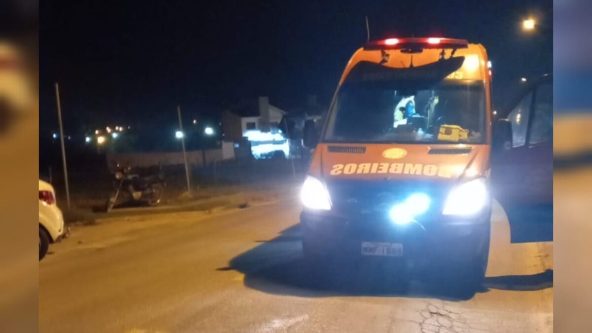 Motociclista fica ferido após colisão com carro no Bairro Maccari