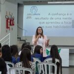 Camilla Pagnan inspira jovens atletas em palestra sobre desenvolvimento mental