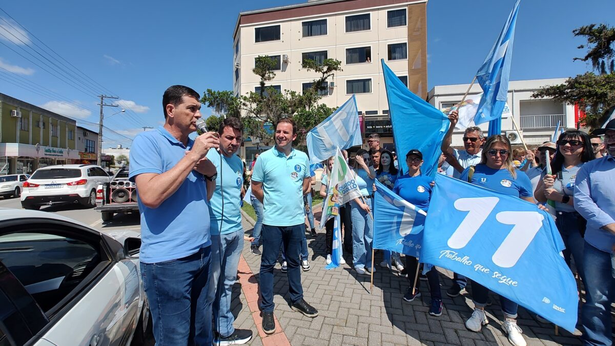 Eduardo Guollo e Davi Pellegrin mobilizam mais de 350 pessoas em ato de encerramento de campanha