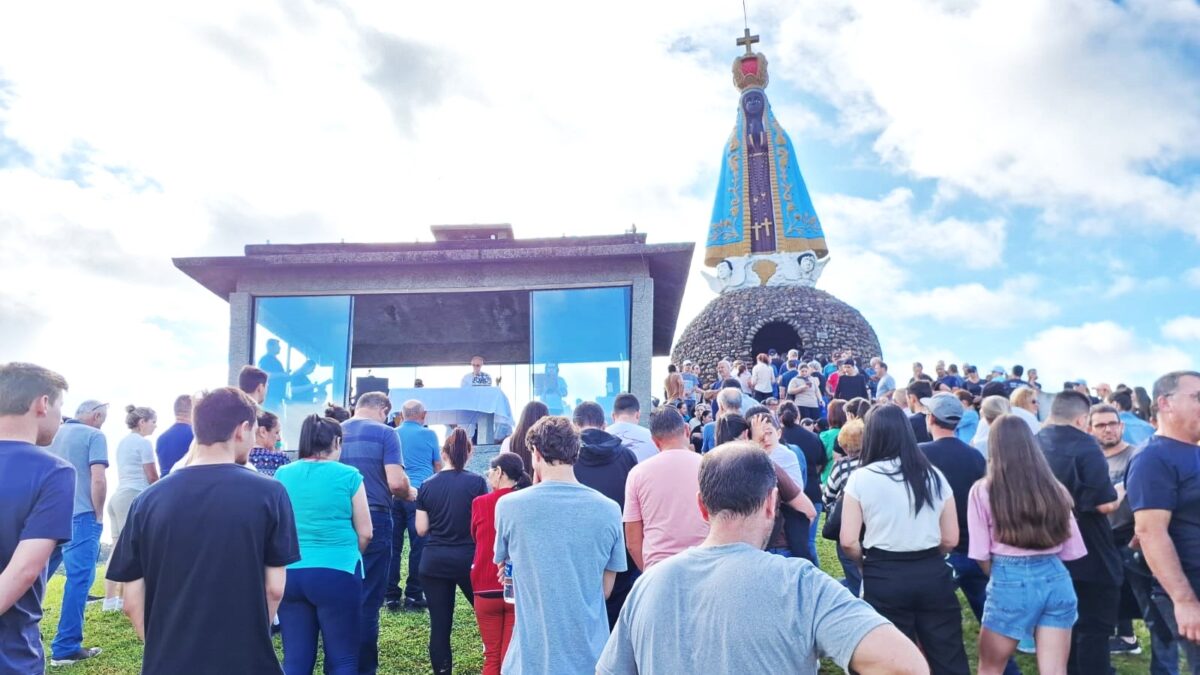 Celebração de Nossa Senhora Aparecida reúne fiéis de Morro da Fumaça e região