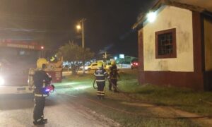 Incêndio atinge antiga estação do Agente Ferroviário