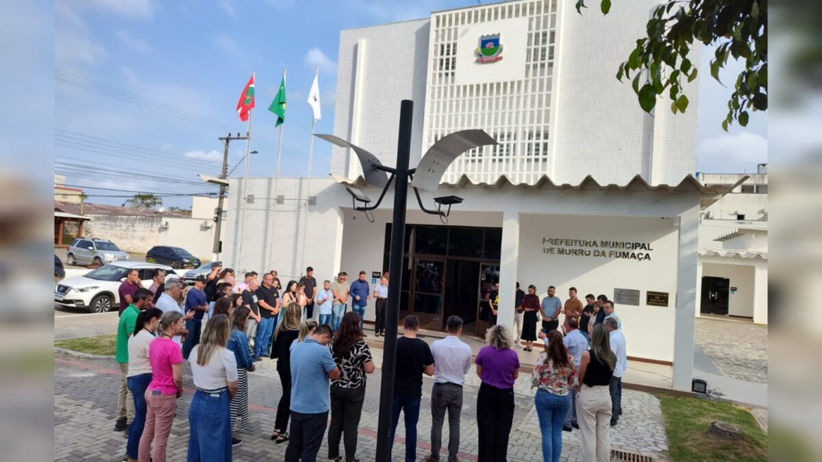 Com benção religiosa, Governo de Morro da Fumaça formaliza entrega da obra de reforma do Paço Municipal Prefeito Auzílio Frasson