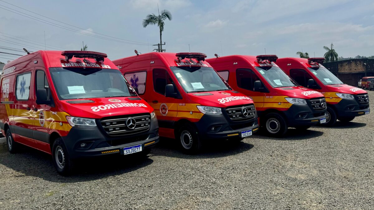 Corpo de Bombeiros de Morro da Fumaça recebe nova ambulância para atendimento pré-hospitalar