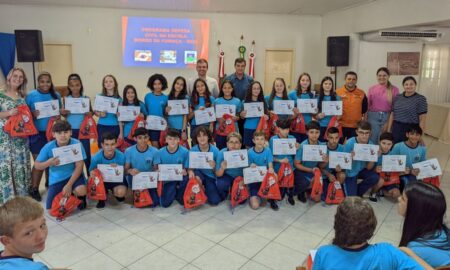 200 alunos de Morro da Fumaça concluem formação do Programa Defesa Civil na Escola